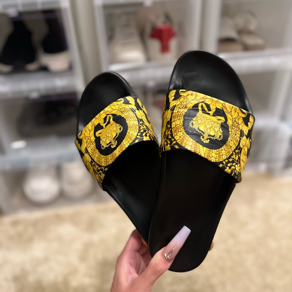 Versace Women’s Baroque Print Pool Slides - image 1